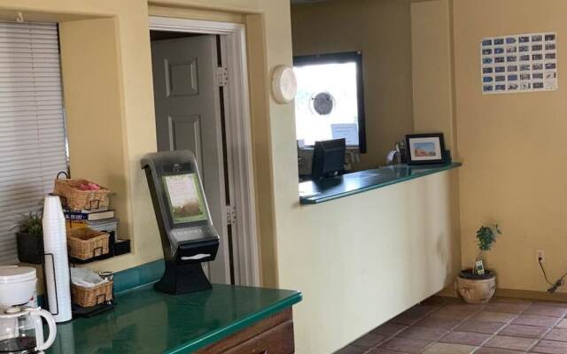 Calipatria Inn And Suites