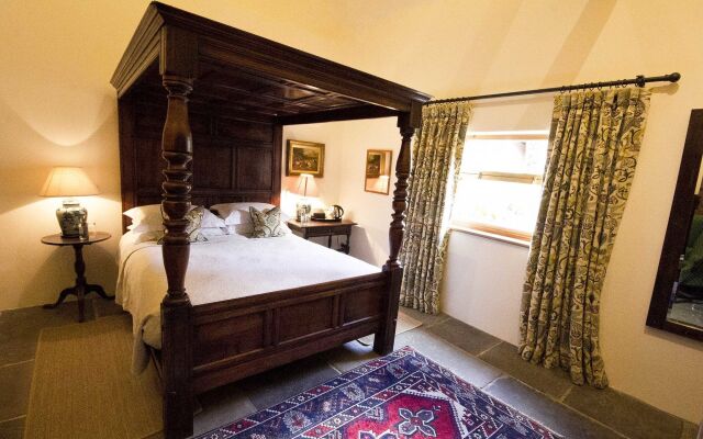 Old Downton Lodge