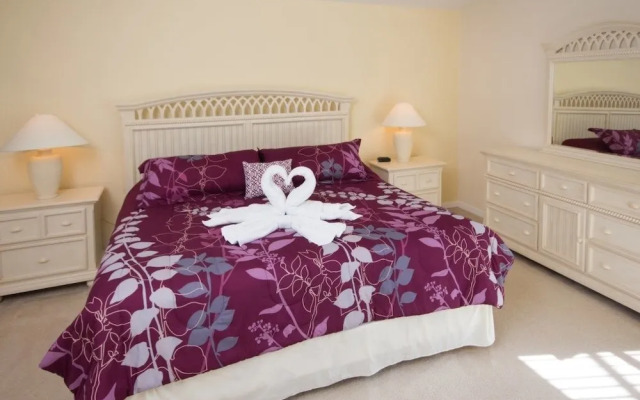 Stephen's Peaceful Highgate Park Villa