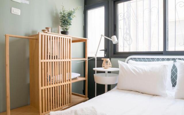 Jerusalem market apartment