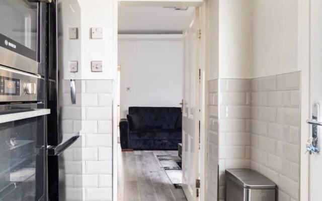 House With Modern Interior, Conveniently Located