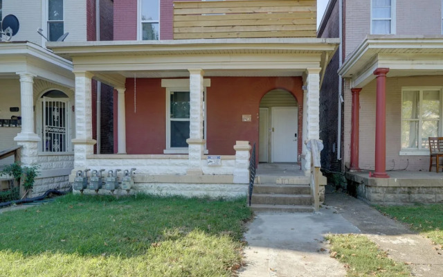 1 Mi to Uofl: Pet-friendly Louisville Apartment!