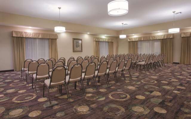 La Quinta Inn & Suites by Wyndham Albuquerque Midtown