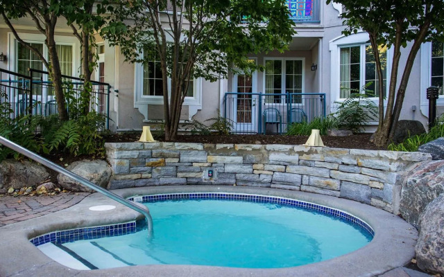 Holiday Inn Express and Suites Tremblant by IHG