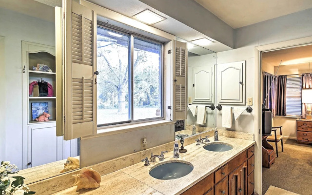 Mid-century Hideaway: Spacious Brownsville Home!