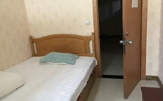 Korla Zhongxin Guest House