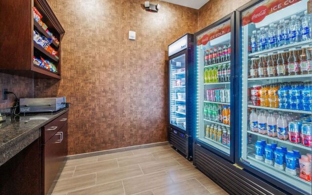 Cobblestone Hotel & Suites - Central Wisconsin Airport