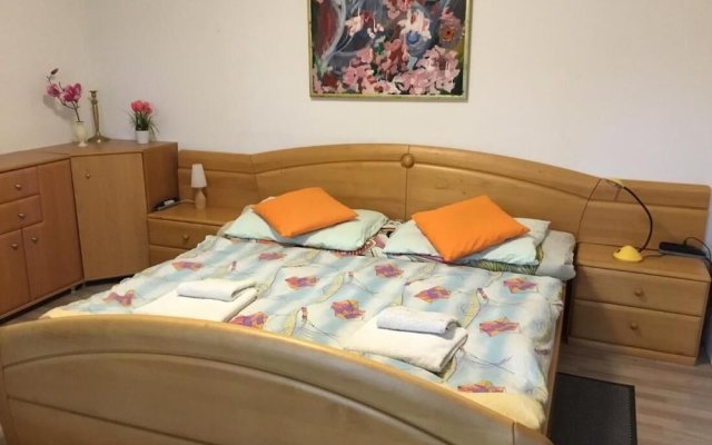Lovely Room With Barbecue Terrace and Free Parking on Premises