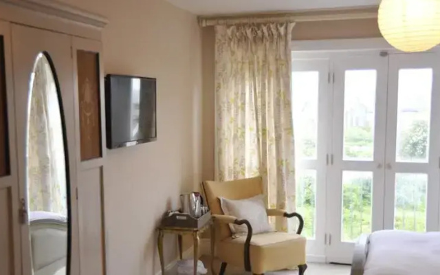Wisteria House B&B