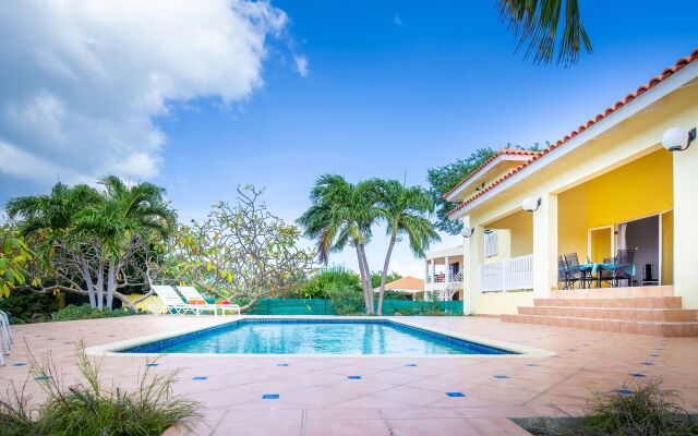 Rustic & Homely Villa - Perfect Family Stay