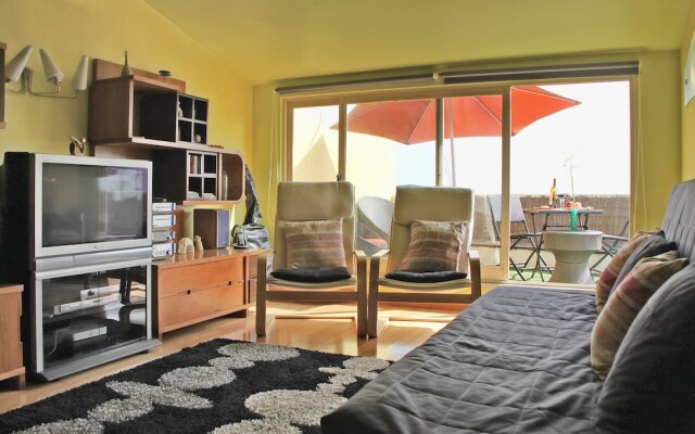 ALTIDO Attractive 1BR Apt w/terrace &river view, nearby Santa Apolonia train station