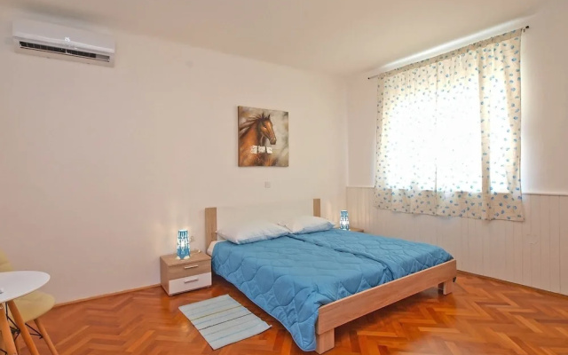Apartment 1380
