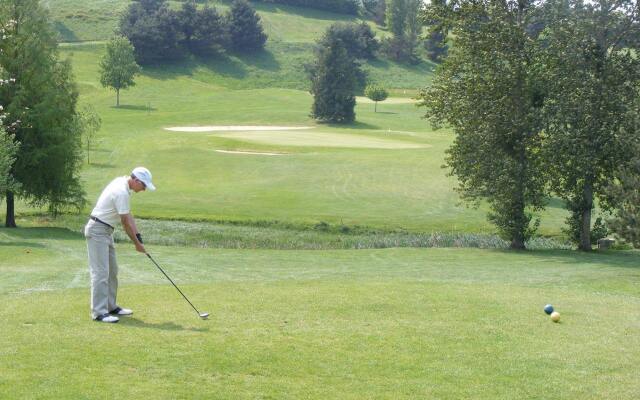 Les Belleme Golf Apartments