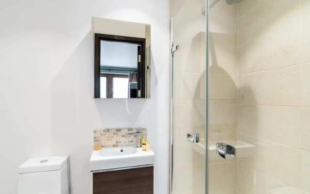 Beautiful 3BR Mews Home, 5min From Paddington