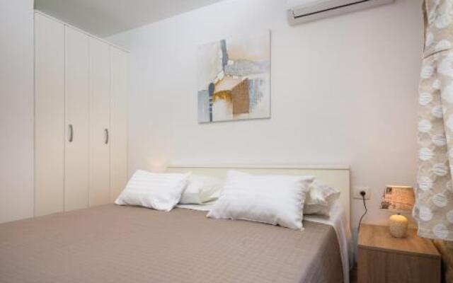 Cindro Apartment with Terrace