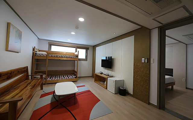 J2 Family Hotel Jeju