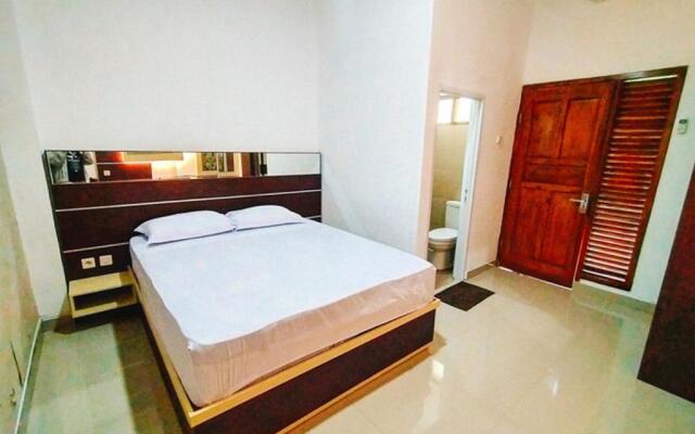 RedDoorz @ Artomoro Guest House