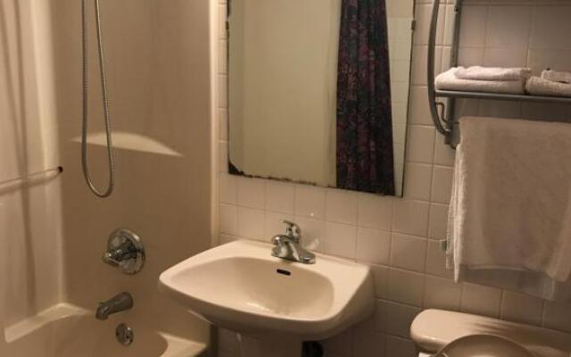 Hwy Express Inn & Suites