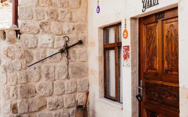 Bayar Cave Suites
