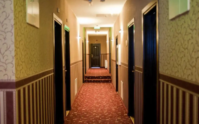 Victoria Hotel