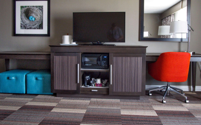 Hampton Inn & Suites Moore