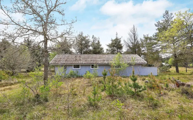 6 Person Holiday Home in Albaek