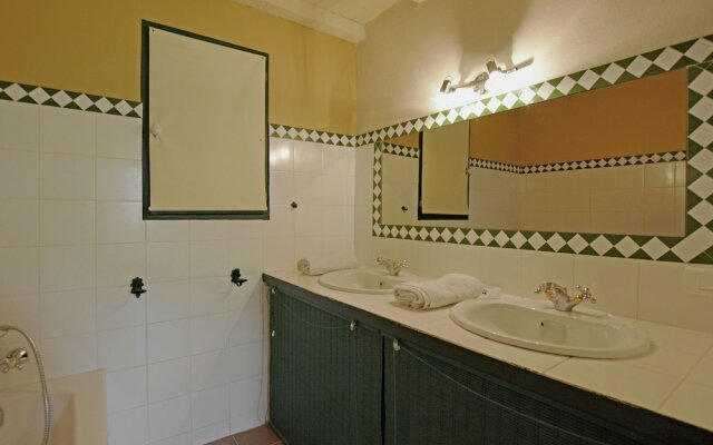 Beautiful Villa in Flaux With Swimming Pool