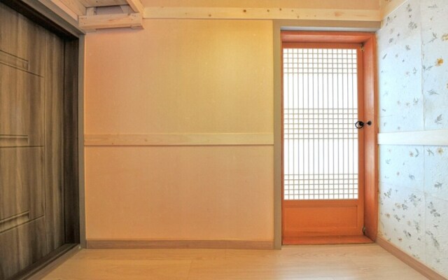 Jeonju Daraeheon Hanok Stay