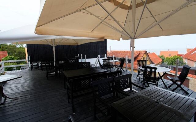 Therns Hotel
