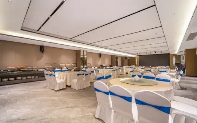 Zhongzhou Yihe Hotel