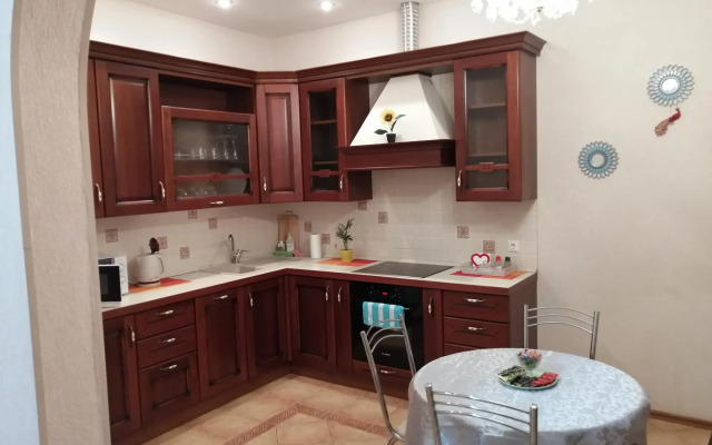 Апартаменты на улице Адоратского 1