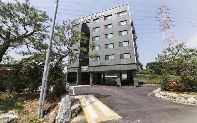 Fine Hotel