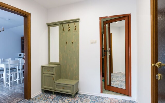 FM Luxury 1-BDR Apartment - Milena's
