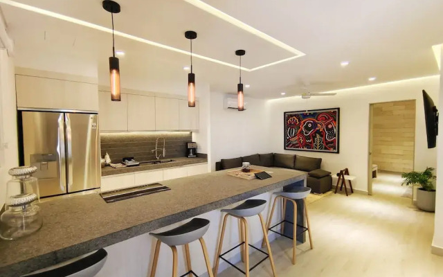 1st Luxury Warehouse