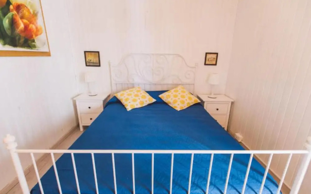 Apartment With Terrace Overlooking the sea - air Conditioned - Wi-fi