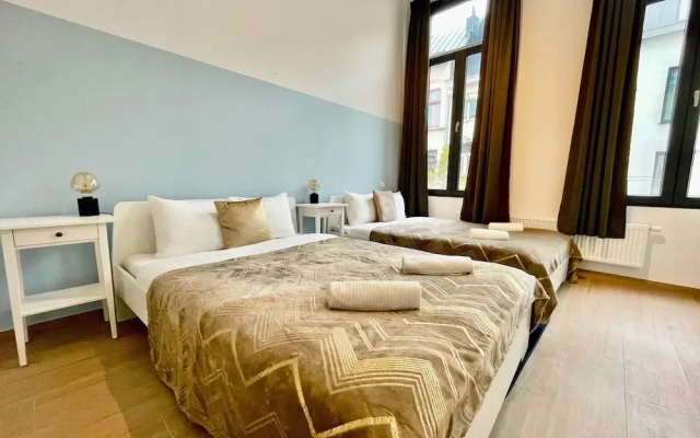 Luxury 2BR 2BA Near Fashion District by Oneluxstay