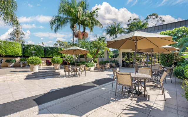 Best Western Plus South Coast Inn