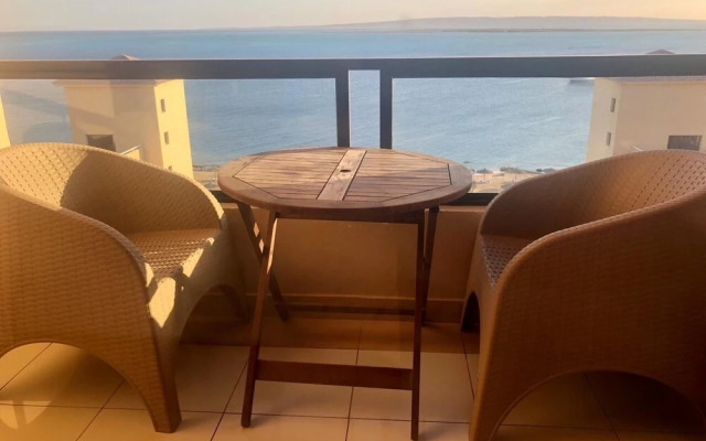 Cosy & Cute Beach Front Studio at the Views Waterside