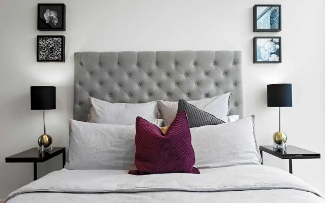 Luxuria Apartments - Collins House