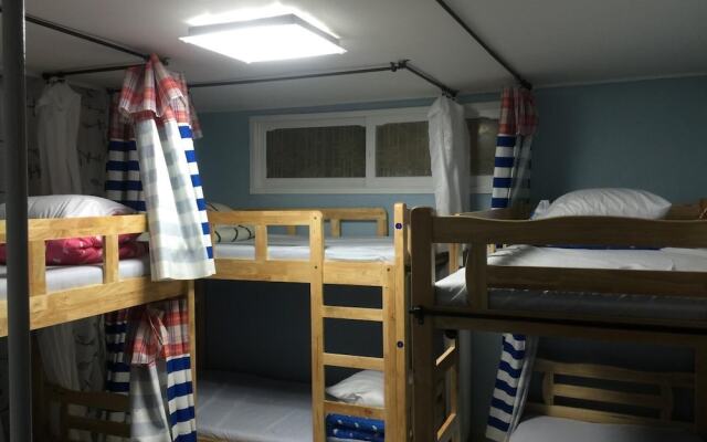 Housetay Guesthouse 2nd Branch - Hostel