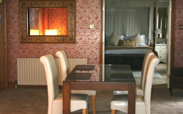 Royal Court Hotel