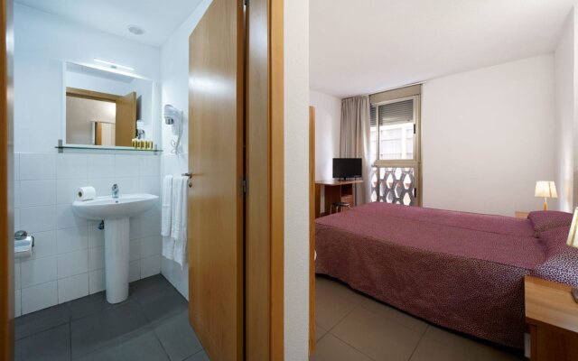 Mhc Arenales Hotel