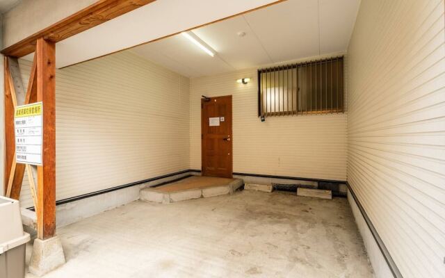 Nishi-Kujo Detached house