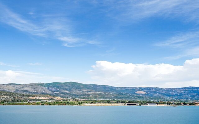 Attractive Apartment in Mastrinka near Sea Beach