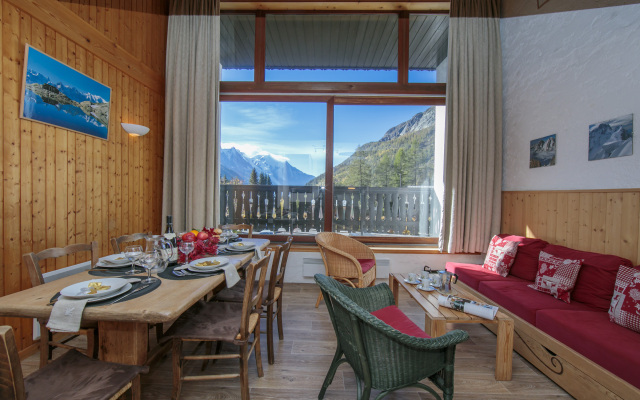 Chalet Charpoua in Le Tour Argenti re