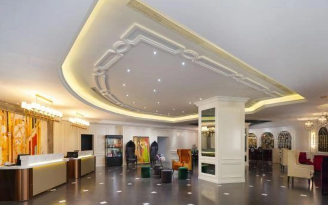 Vienna International Hotel (Nanjing Liuhe Fenghuangshan Subway Station Store)