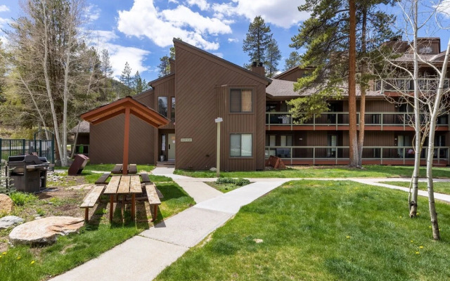1095 Wild Irishman 2 Bedroom Condo by Redawning