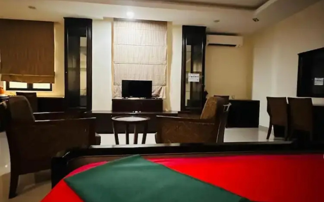Maxwell Inn Luxury Hotel