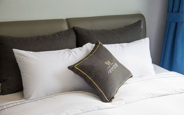 Shine Hotel