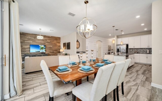 Gorgeous, Modern Home W/private Pool!